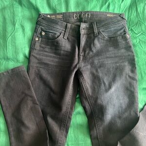 DL1961 Black Skinny Jeans Sleek and Modern